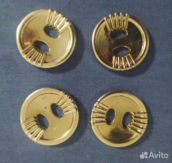 Пуговицы разные