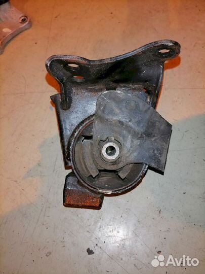 Опора двигателя (подушка двс) левая 112208H310 Nis