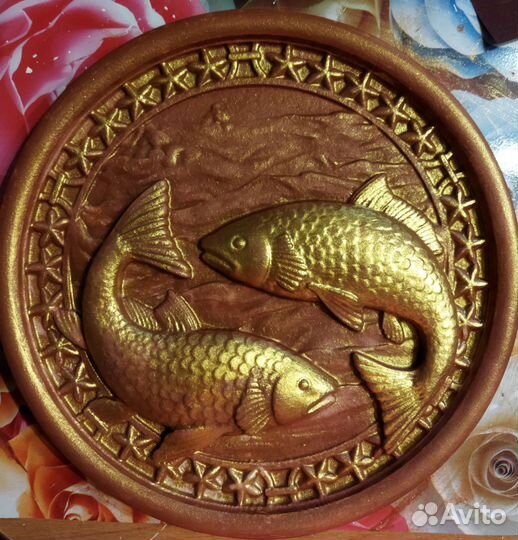 Барельеф из гипса Рыбы