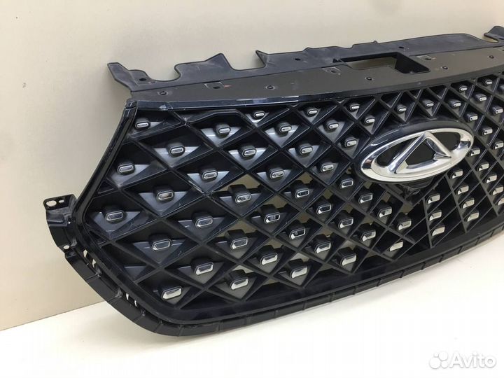 Б/У Б/У Решетка радиатора 602001793AA60200575AA