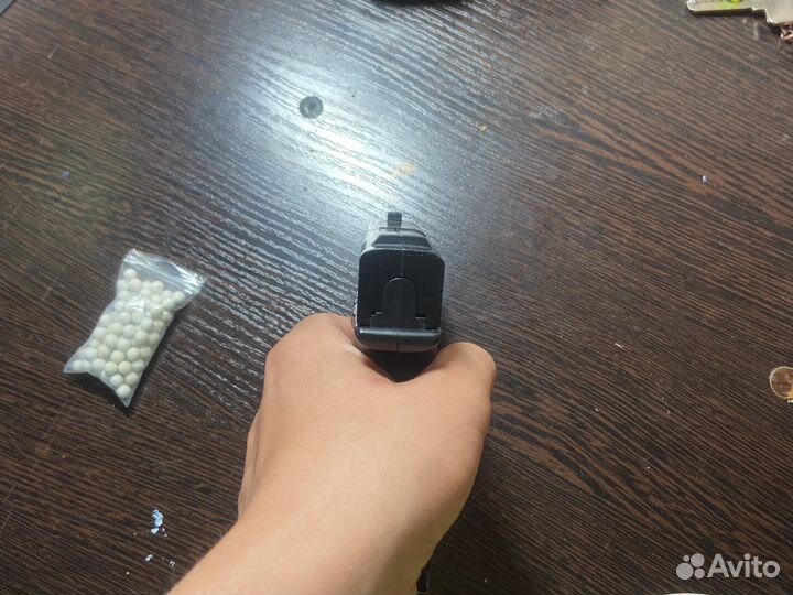 Игрушечный пистолет