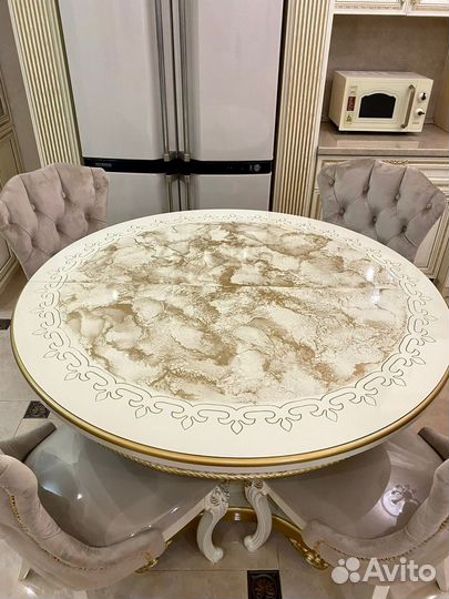 Кухонный стол