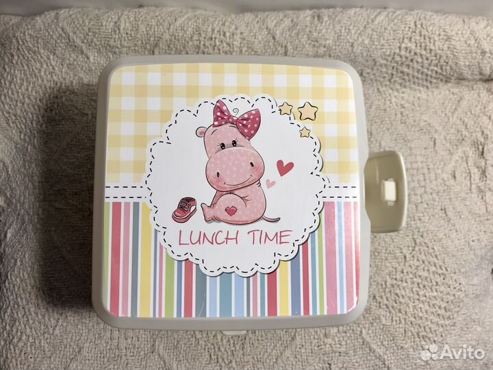 Милый ланчбокс с 2 отделами и приборами. Новый