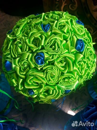 Декоративные вазы из розочек