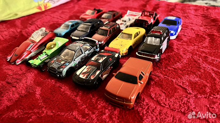 Машинки маленькие Разных моделей и фирм