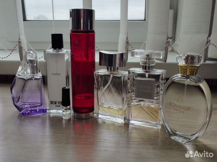 Духи парфюм женский много