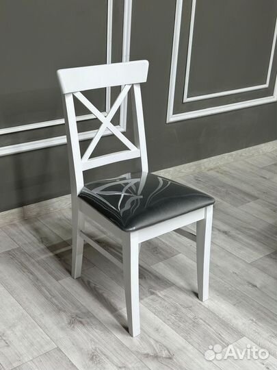 Cтол и стулья. В наличии