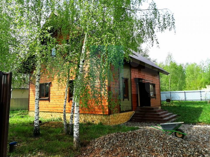 Дом 160 м² на участке 8 сот.