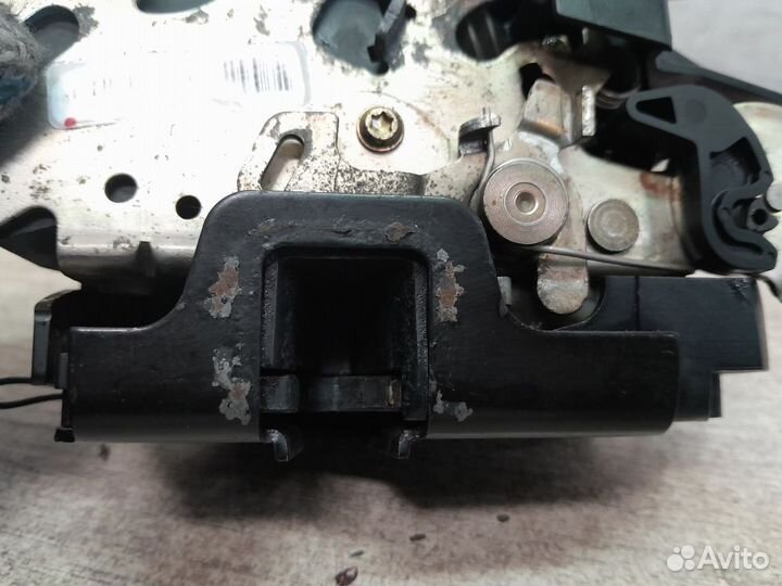 Замок передний правый двери Mercedes-Benz Vito W63