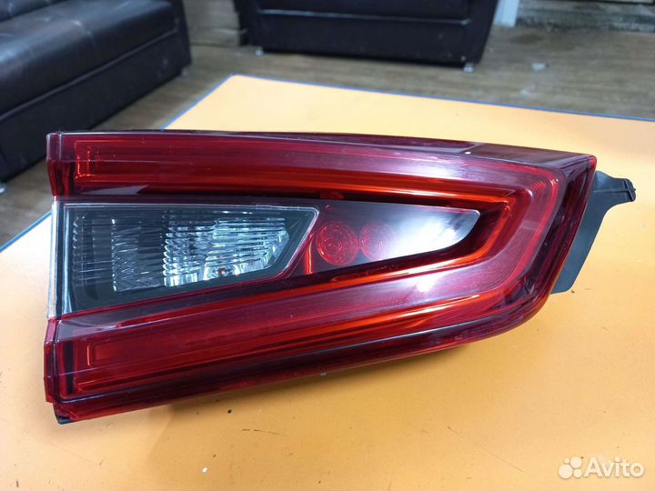 Фонарь задний внутренний левый Nissan Qashqai J10