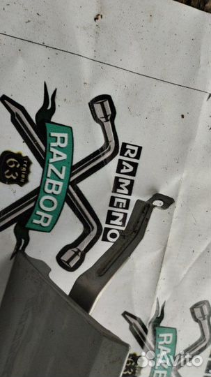 Накладка кузова Nissan Serena 25 MR20DE 2006