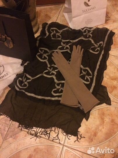 Брендовые шарфы, палантины, шапки