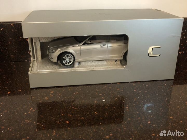 Модель коллекционная 1:18 Autoart