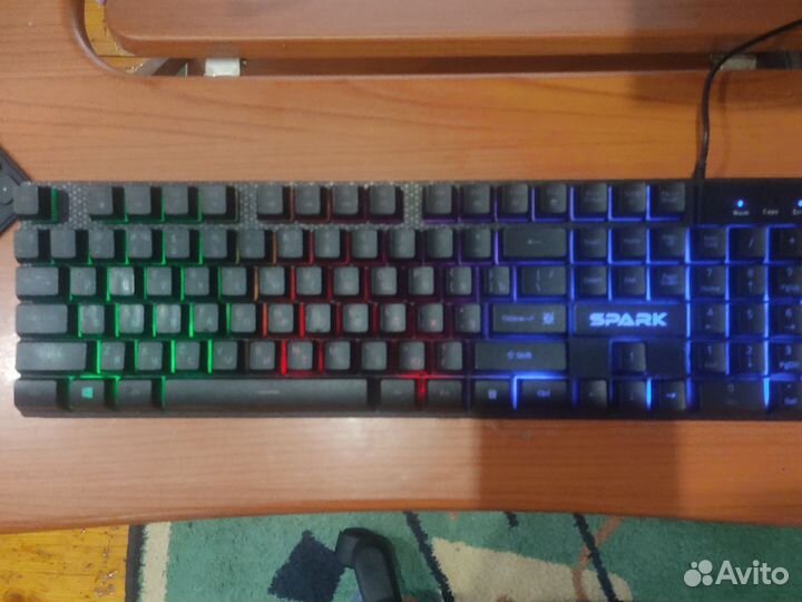 Игровая клавиатура и мышь