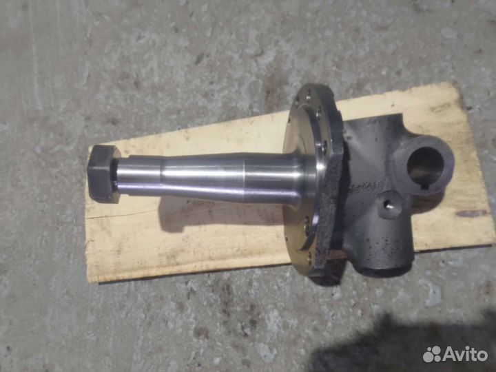 Кулак поворотный