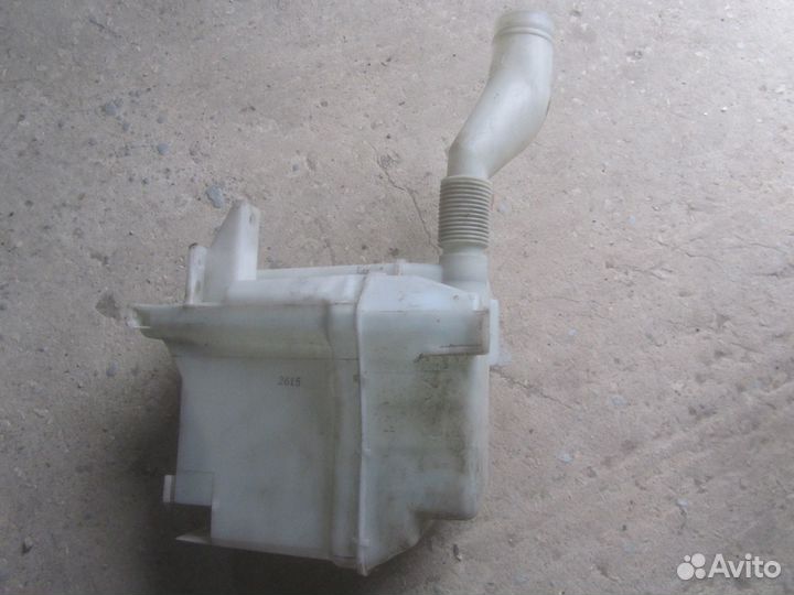 Бачёк стеклоомывателя subaru legacy outback