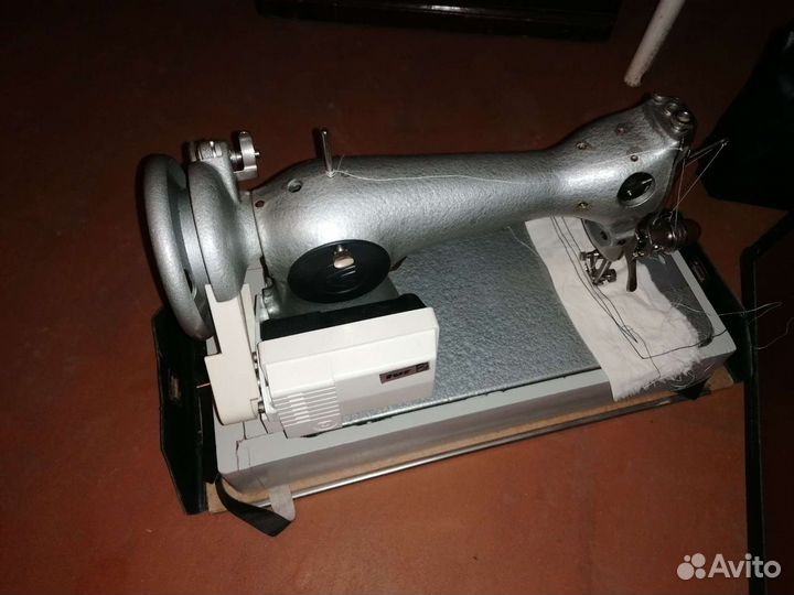 Швейная машина Подольск электрическая