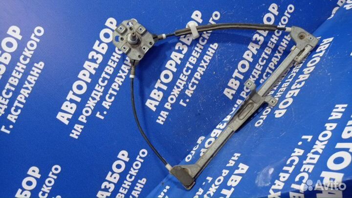 Передний правый стеклоподъемник Audi 80 седан 1990