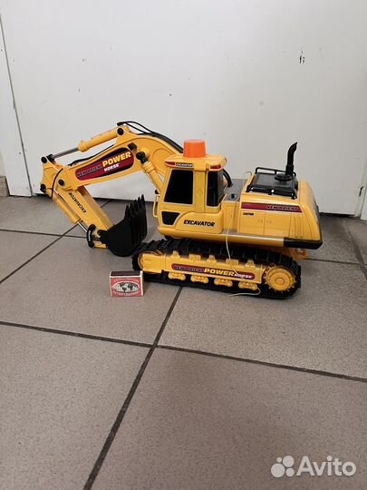 Экскаватор на р/у New bright 1997г