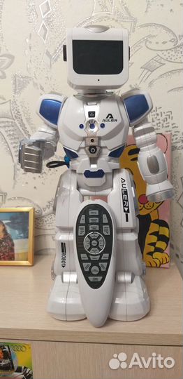 Игрушка робот