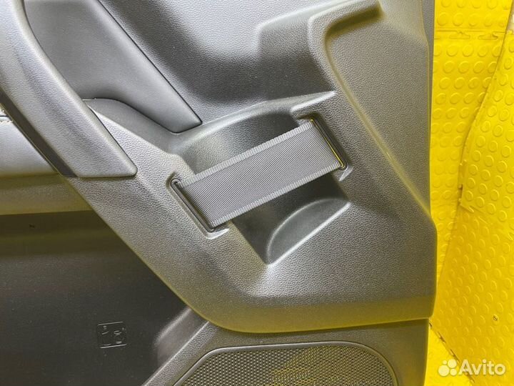 Б/У Обшивка двери - В хорошем состоянииn- Оригинал