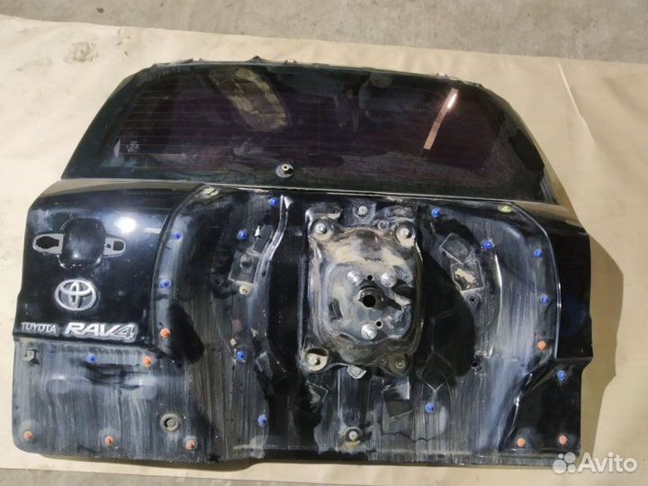 Дверь багажника Toyota Rav4 XA30