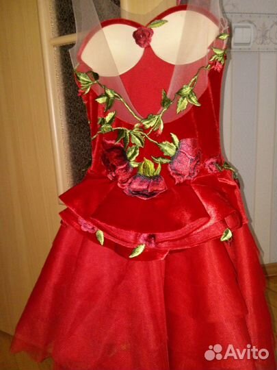 Платье праздничное