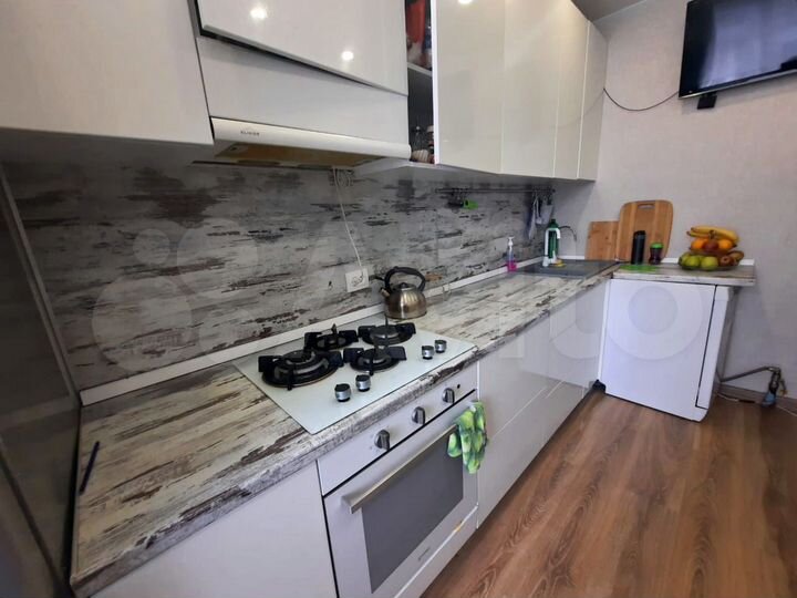 2-к. квартира, 49 м², 9/9 эт.