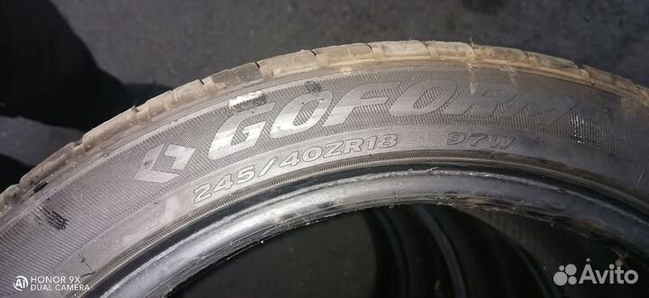 Comforser CF300 245/40 R18 97W