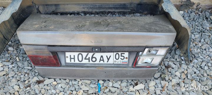 Задняя крышка богажника