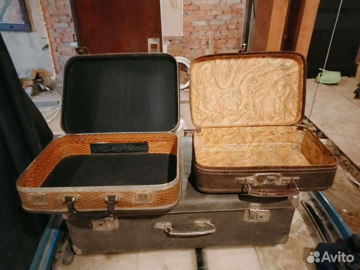Старинные чемоданы для фотосессий