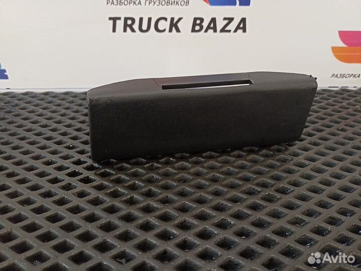 Заглушка бампера правая камаз 5490