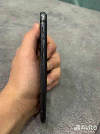 iPhone 8, 64 ГБ