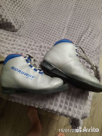 Лыжные ботинки