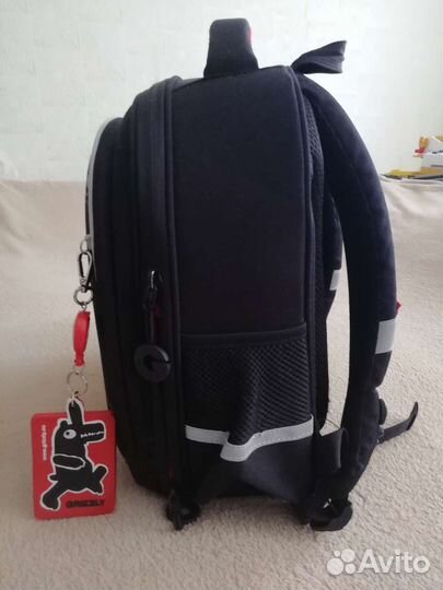 Рюкзак, брюки, поло, кроссовки