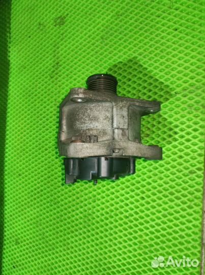 Renault Duster 1.6 k4m генератор Valeo