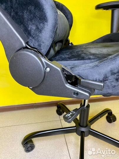 Офисное кресло (геймерское). Кресло для директора
