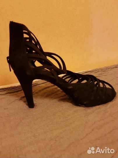 Босоножки новые из текстиля Promod р.39