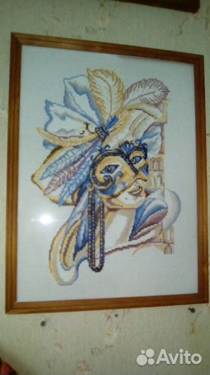 Продаю ручные вышивки разного размера