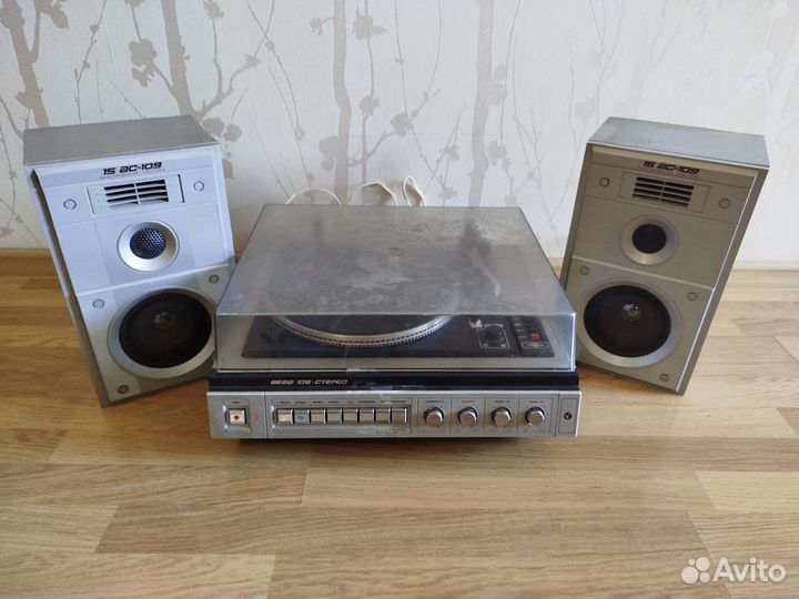 Проигрыватель винила Вега 109 + колонки