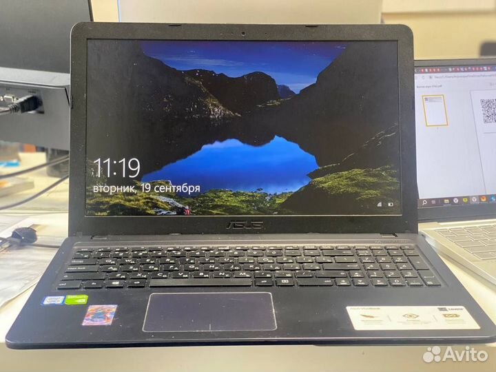 Ноутбук Asus