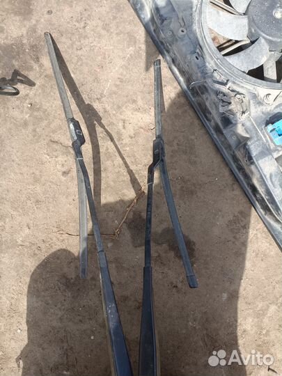 Поводки дворника Peugeot 308