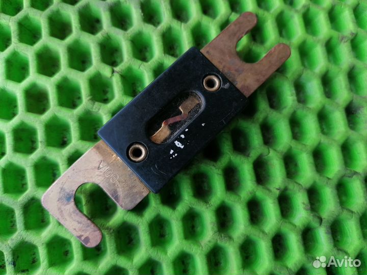 Предохранитель на 200А на Skoda Octavia (A5)