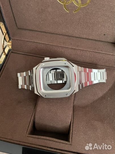 Apple watch Golden concept