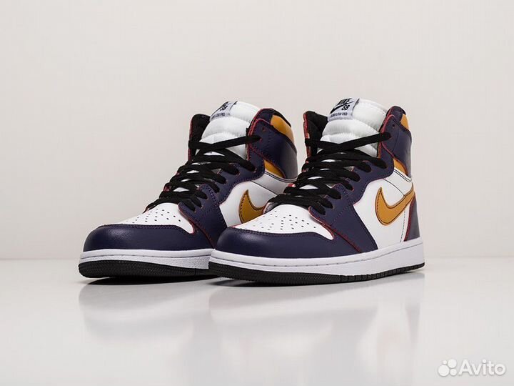 Кроссовки Nike Air Jordan 1 Mid