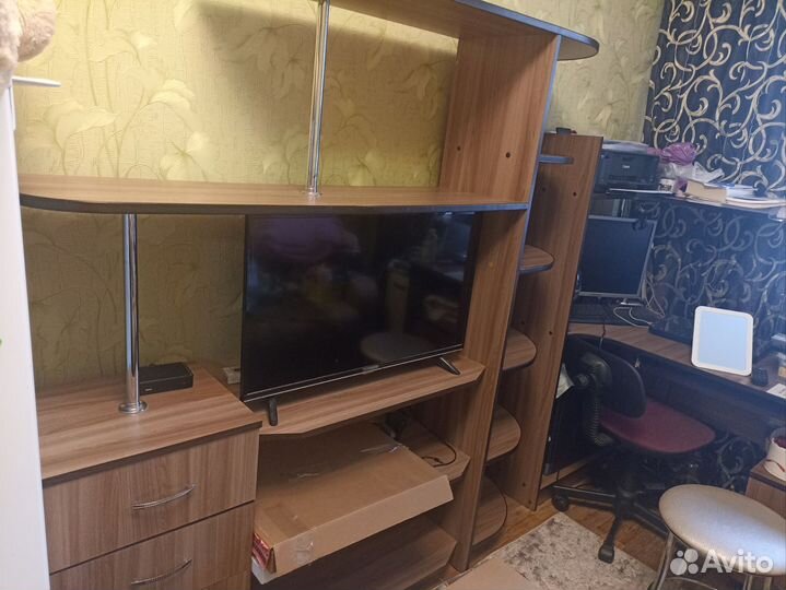 Стенка под телевизор с полками б/у