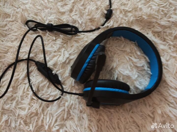 Проводные наушники с микрофоном