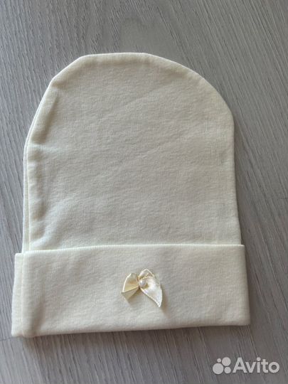 Три шапки для новорожденного