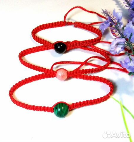 Браслеты из красной нити с натуральным камнем
