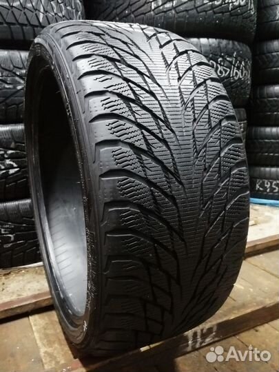 Nokian Tyres Hakkapeliitta R2 245/35 R19 93R